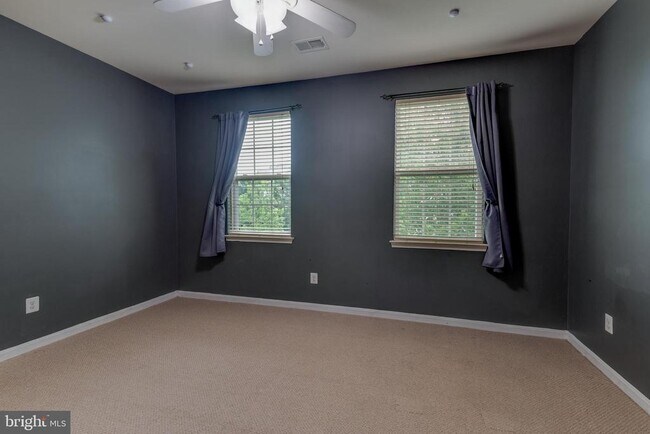 Building Photo - 44241 Beaver Creek Dr