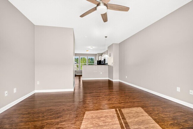 Building Photo - 5652 Pittsford Dr