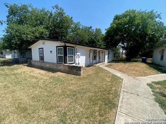 Building Photo - 3038 Weir Ave