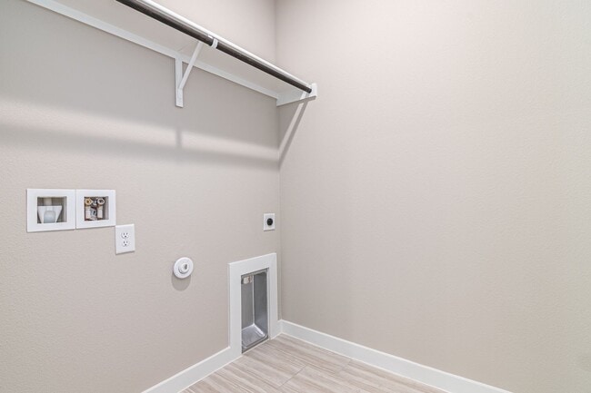 Building Photo - 6511 Supreme Ct
