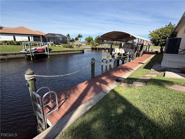 Building Photo - 2501 SE 19th Pl