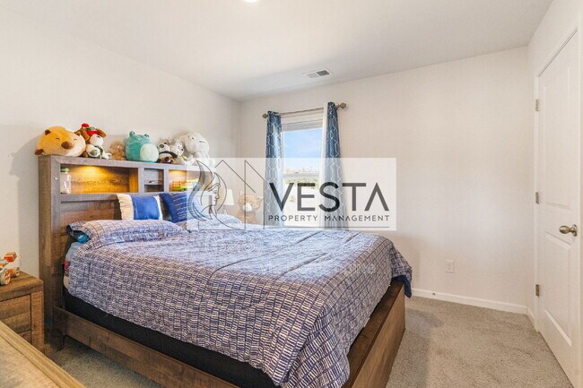 Building Photo - 240 Ridgeview Ln