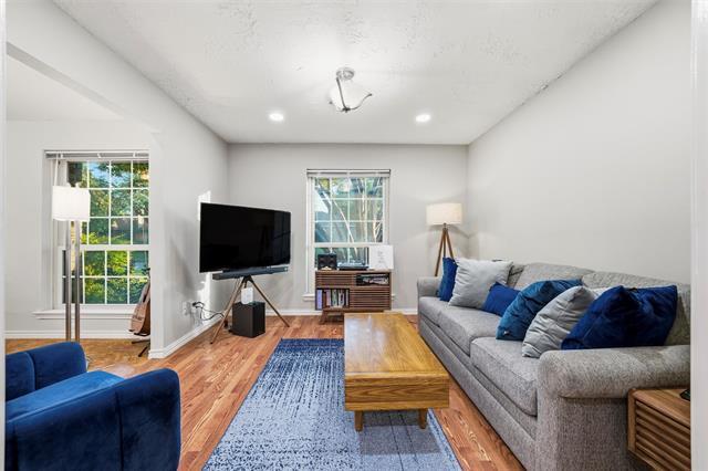 Building Photo - 1117 Glyndon Dr