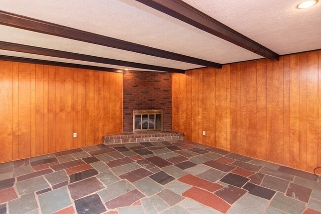 Building Photo - 98 Hillcrest Dr