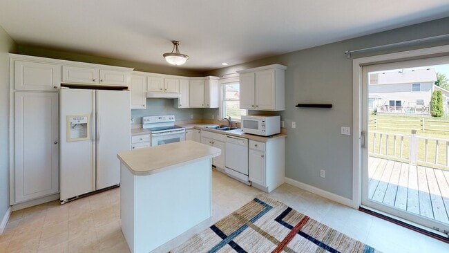 Building Photo - 3 Bedroom House for Rent
