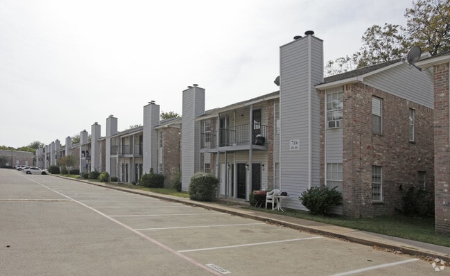 Primary Photo - Greystoke Apartments