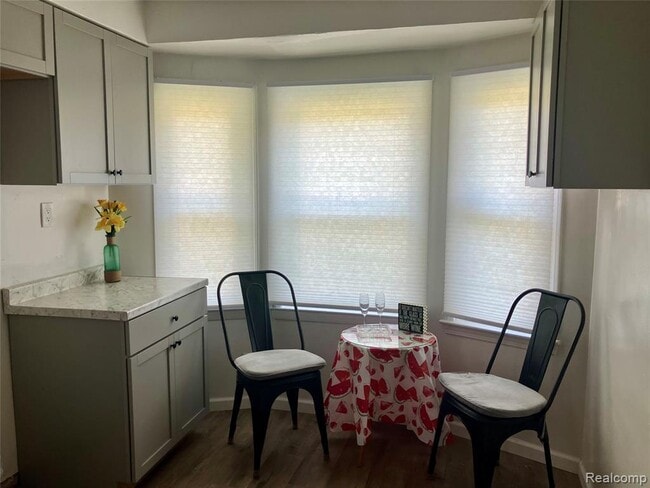 Building Photo - 20034 Rosemont Ave