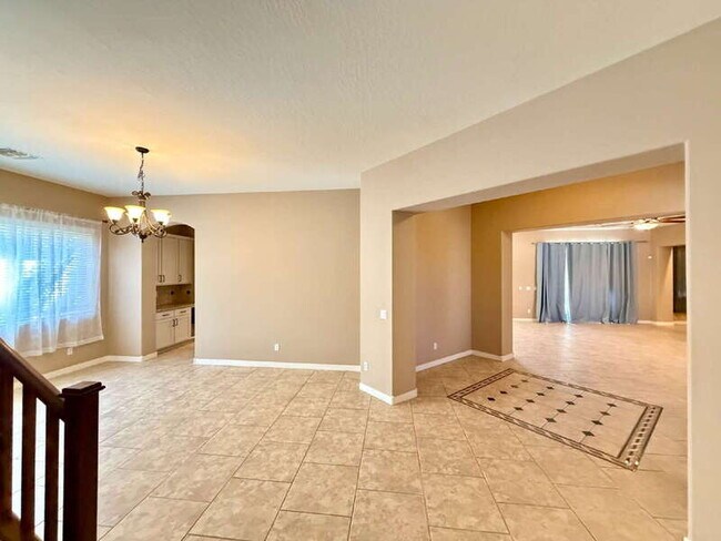 Building Photo - 6250 S Rochester Dr