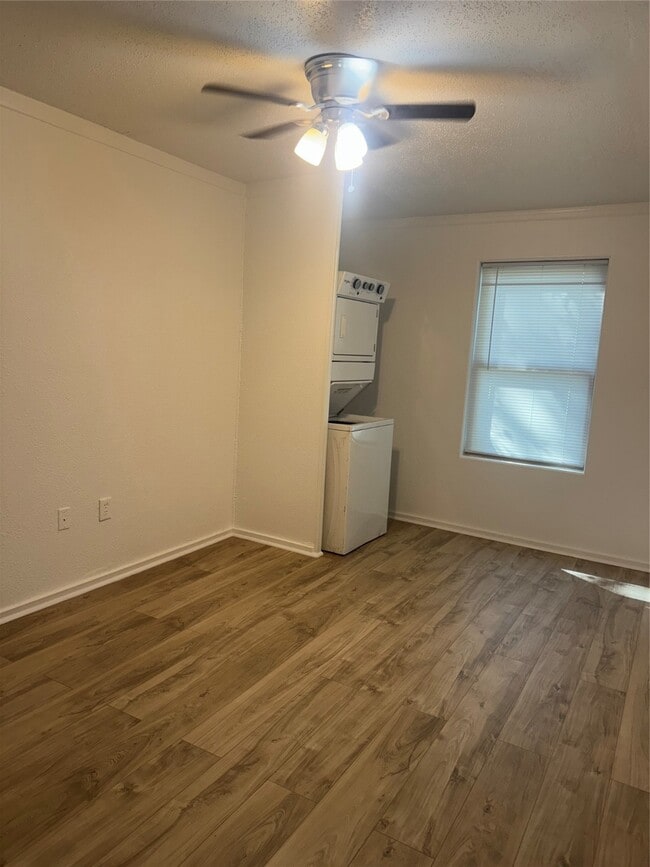 Building Photo - 1747 5th St