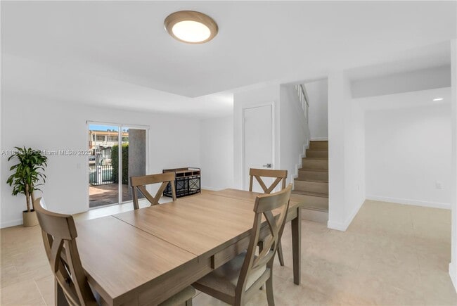 Building Photo - 3827 NE 166th St