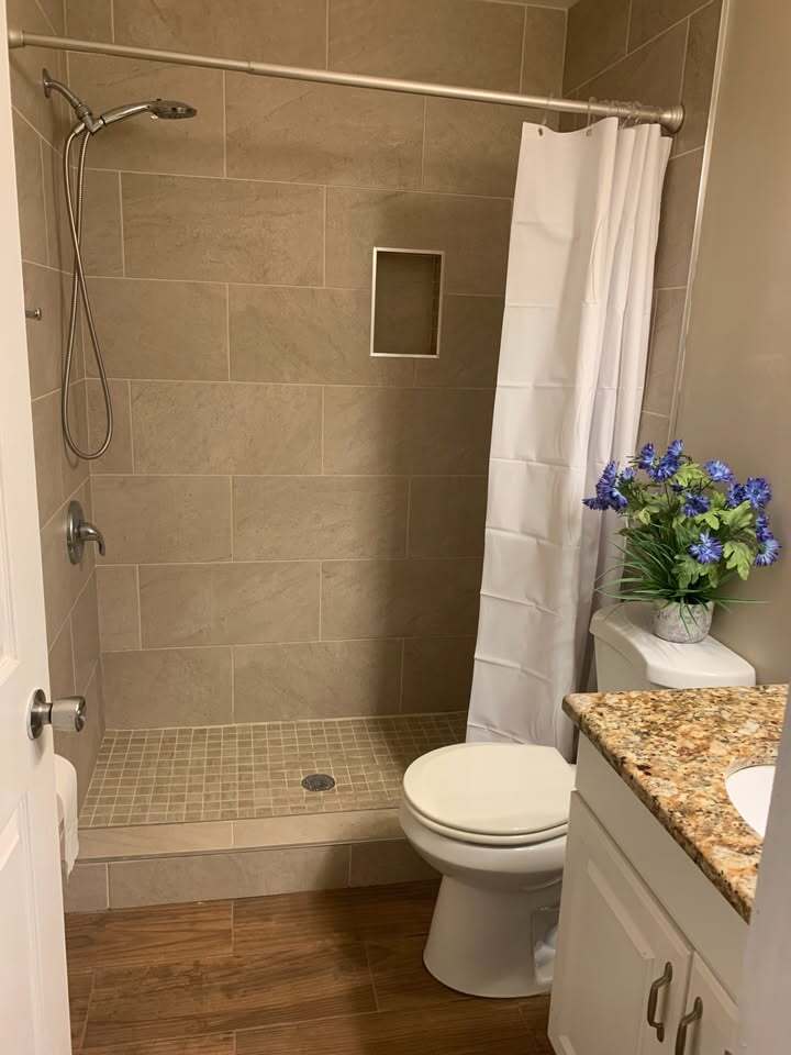 Building Photo - 610 Kenwick Cir