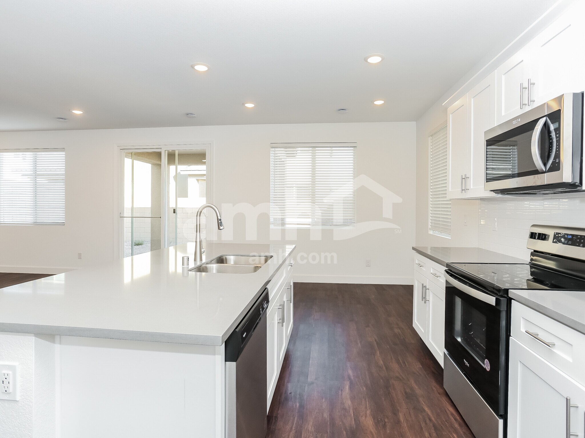 Building Photo - 8944 Tiger Tooth Ave