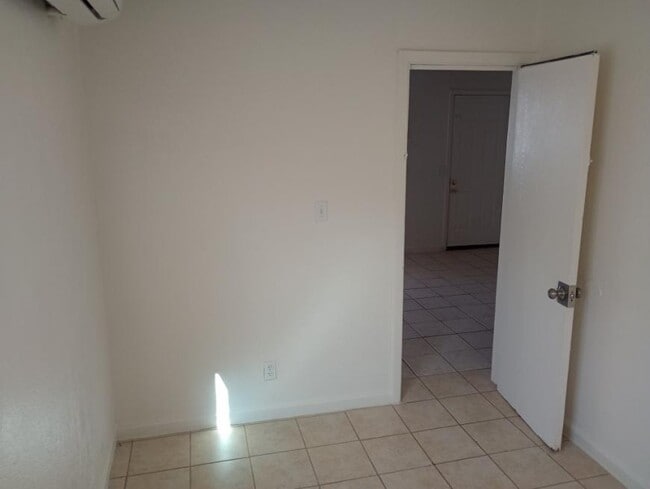Building Photo - 1 bedroom in Eloy AZ 85131