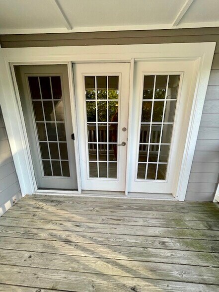 Deck - 6401 Cameron Ln