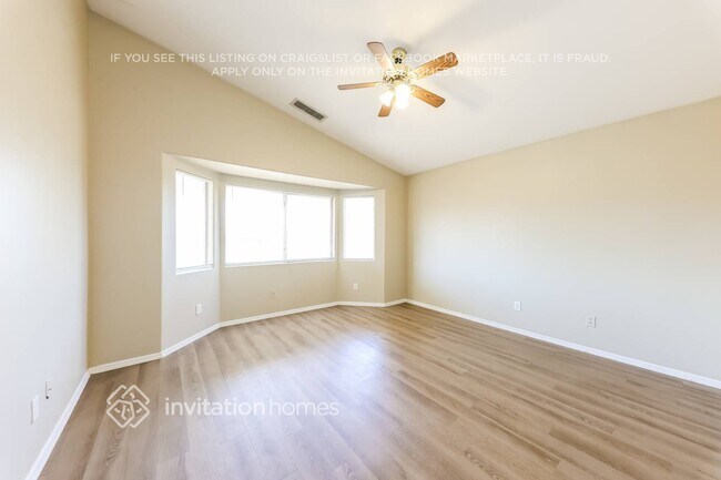 Building Photo - 5433 W Grove St