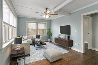 Building Photo - 722 W 37th St