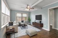 Building Photo - 722 W 37th St