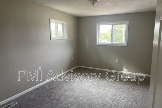 Building Photo - 602 SE 37th St