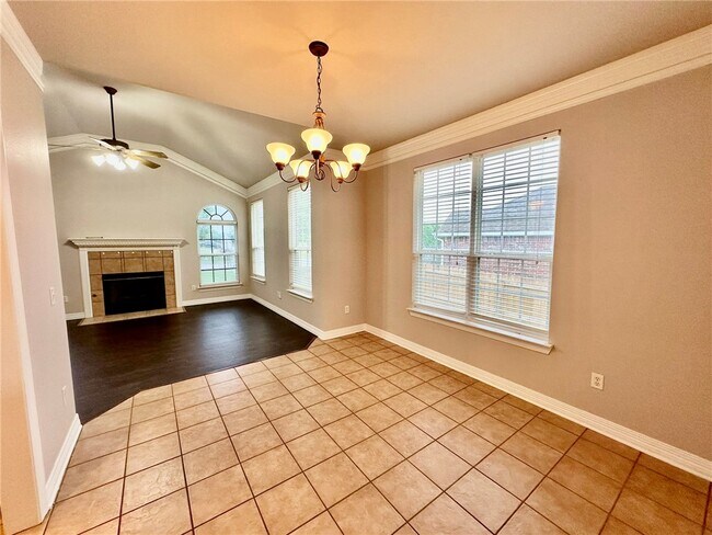 Building Photo - 2846 Eaglecrest Cir