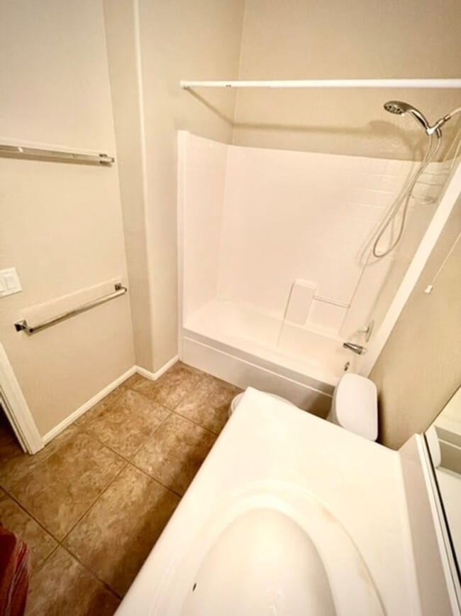 Building Photo - Newly Updated Single-Story in Southern Highlands