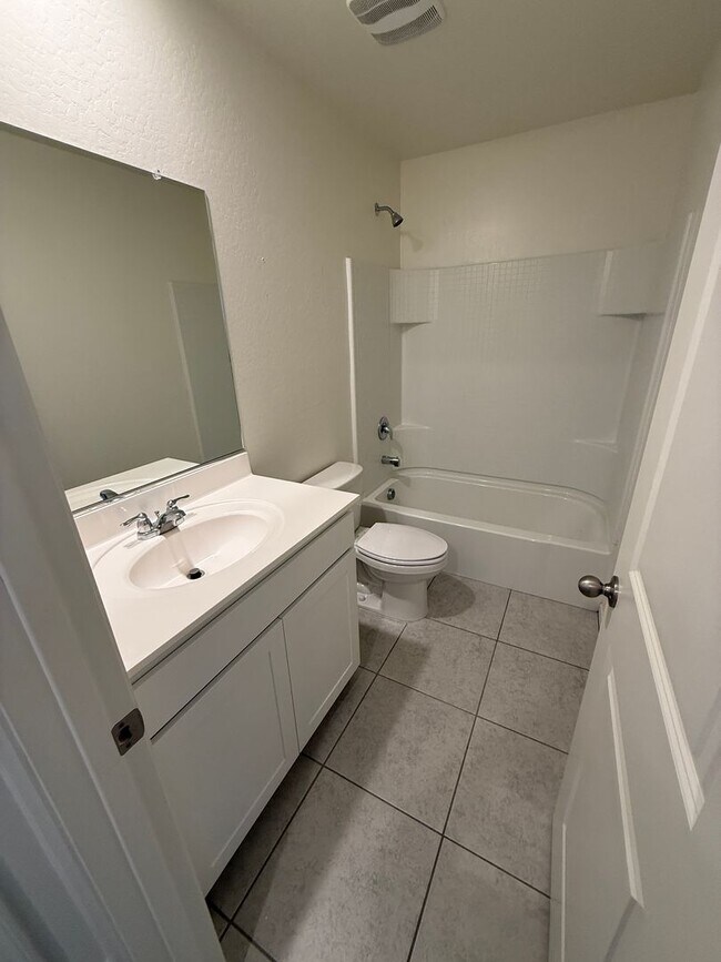 Building Photo - Spacious 5 bed 4.5 bath home in Florence, AZ!