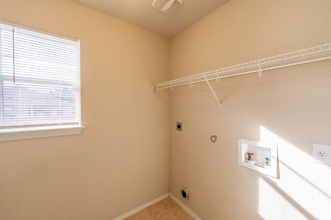 Building Photo - 4919 Celtic Cor