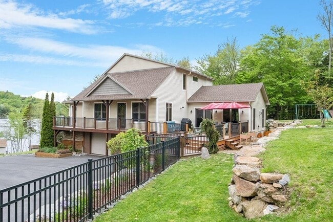 Building Photo - 588 Granite Lake Rd