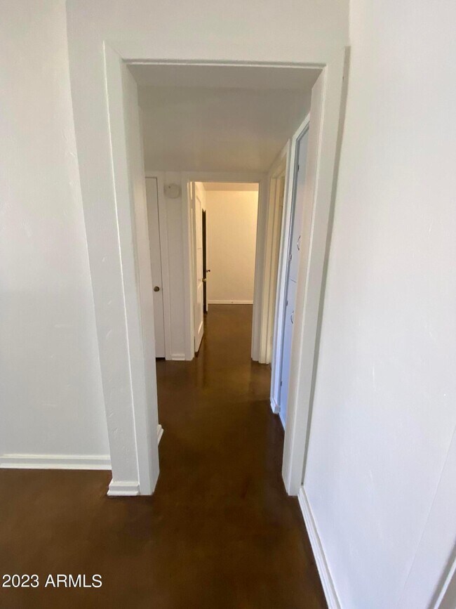 Building Photo - 1530 W Mulberry Dr