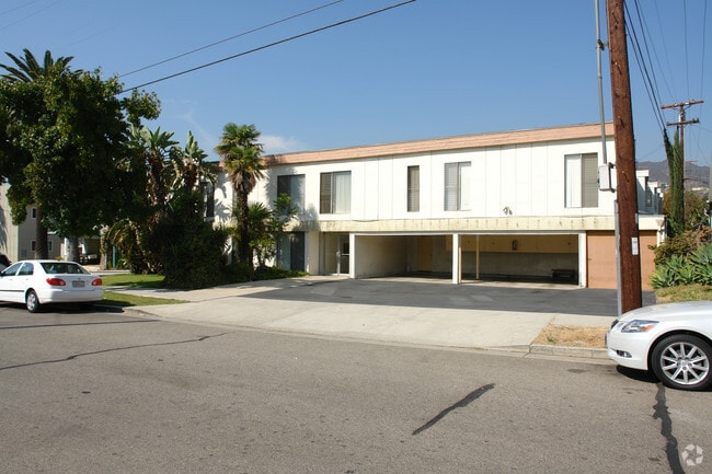 Primary Photo - 411 Cameron Pl