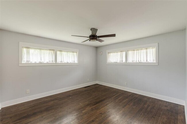 Building Photo - 2314 Bryant Dr