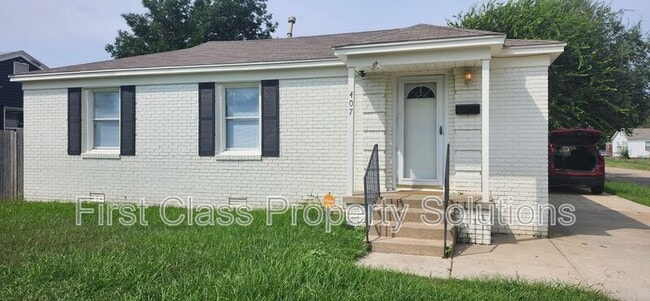 Primary Photo - 407 E Rickenbacker Dr