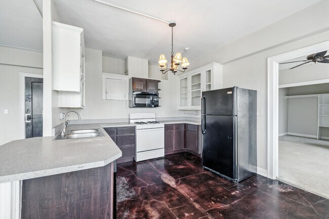 Building Photo - 111 E 16th St