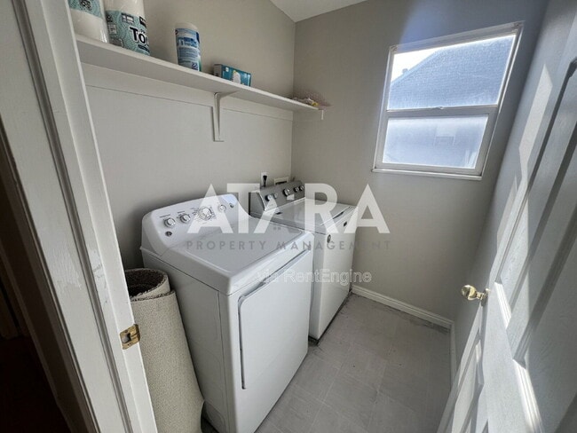 Building Photo - 254 Bliss Ct