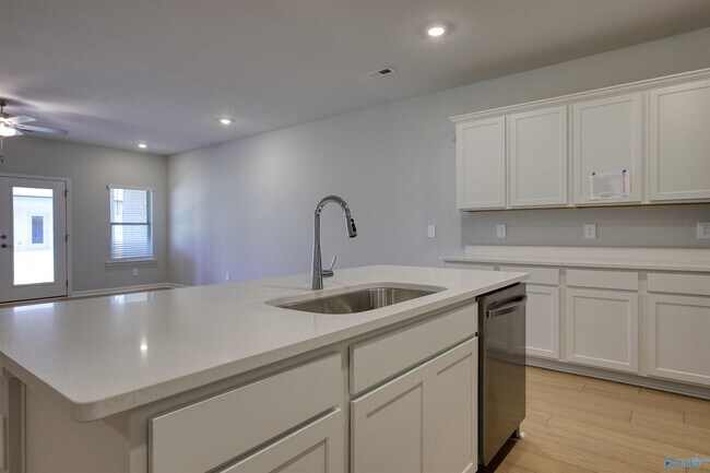 Building Photo - 6073 Gardner Maples Dr SE