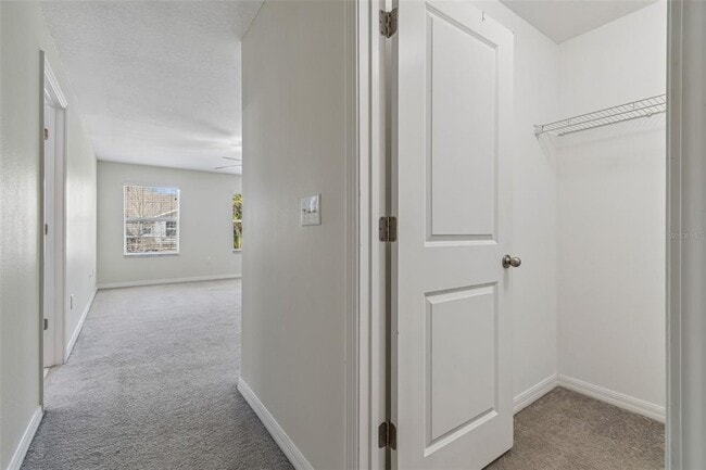 Building Photo - 10687 Lake Montauk Dr
