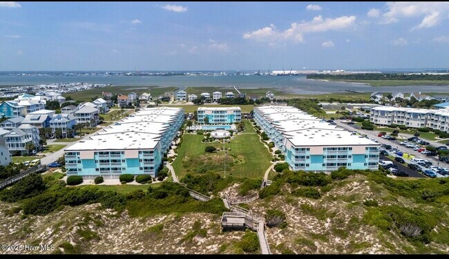 Building Photo - 301 Commerce Way