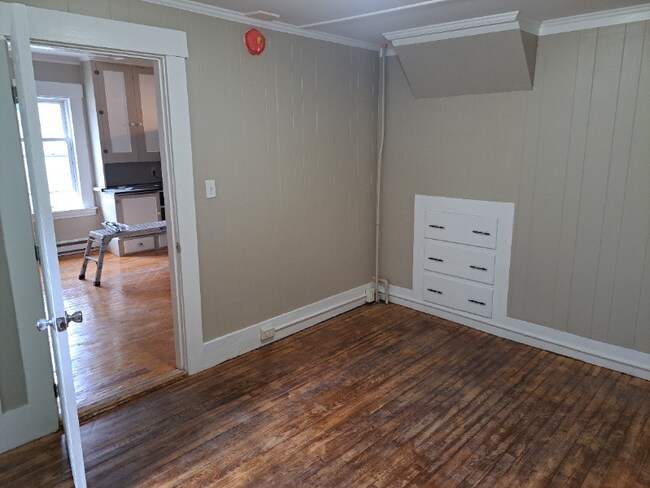 Building Photo - 35 Pine St