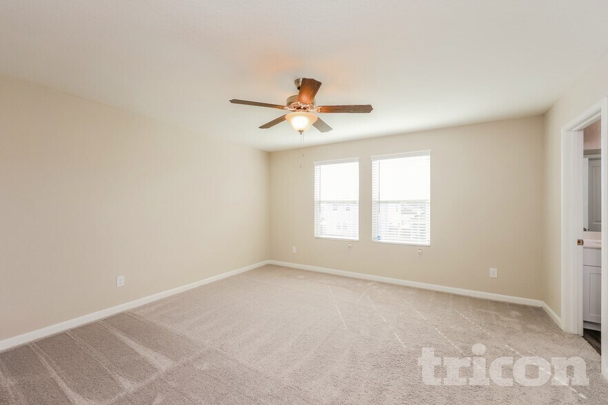 Building Photo - 14609 Maple Ter