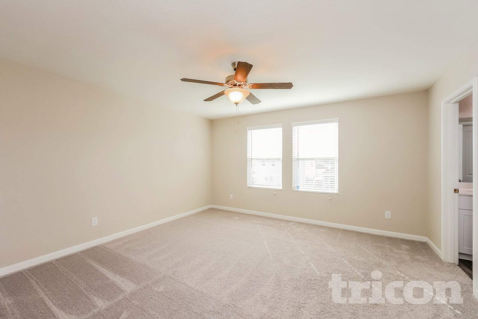 Building Photo - 14350 Palm Ridge