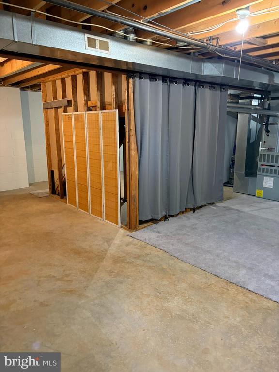 Building Photo - 506 Summervale Ct