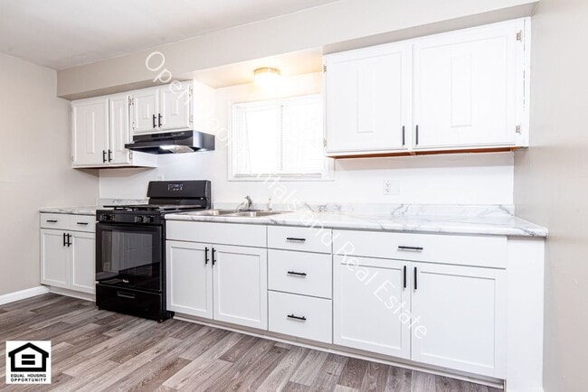 Building Photo - 229 E William St