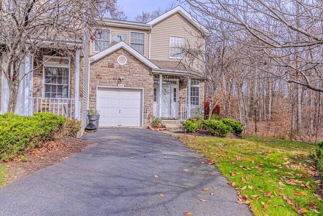 Building Photo - 305 Raymound Blvd