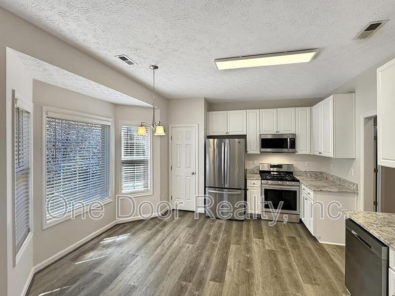 Building Photo - 6268 Chelsea Crescent