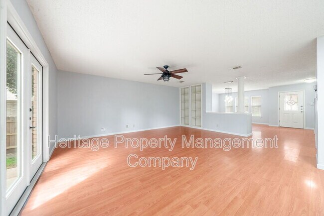 Building Photo - 17427 Sapphire Rim Dr