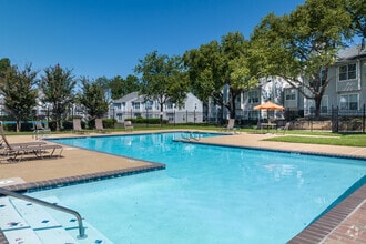 Building Photo - Stone Ridge at Germantown Falls