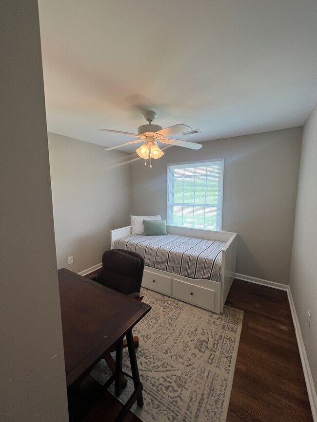 Building Photo - 3 bedroom/1 bathroom home in Central, SC