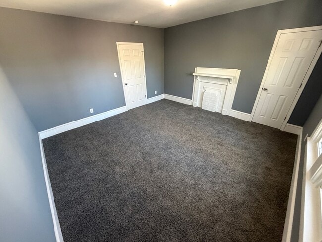 Building Photo - Amazing 7 Bedroom 2 bathroom updated home for rent in Burlington, NC