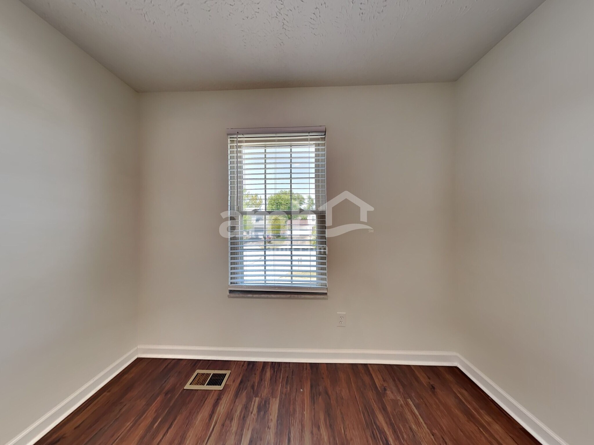 Building Photo - 730 Rothrock Dr