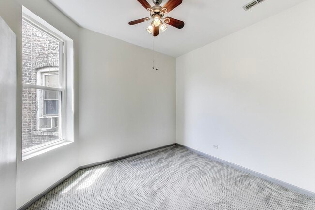 Building Photo - 737 E 50th St