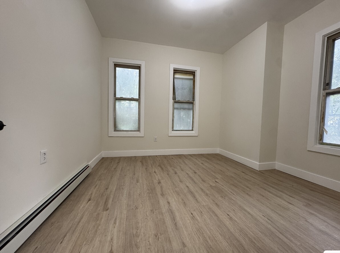 184 Virginia Ave 1 - 186 Virginia Ave
